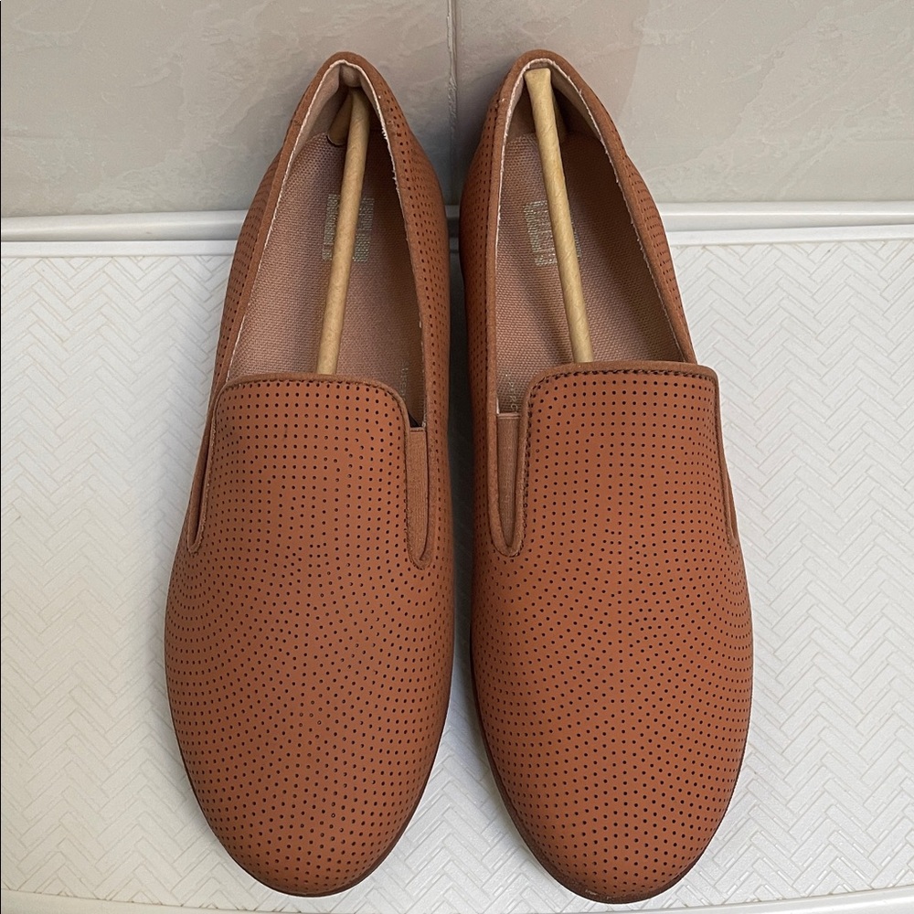 Fitflop Light Tan Leather Superskate Perforated, Size 9 Slip-On Sneakers